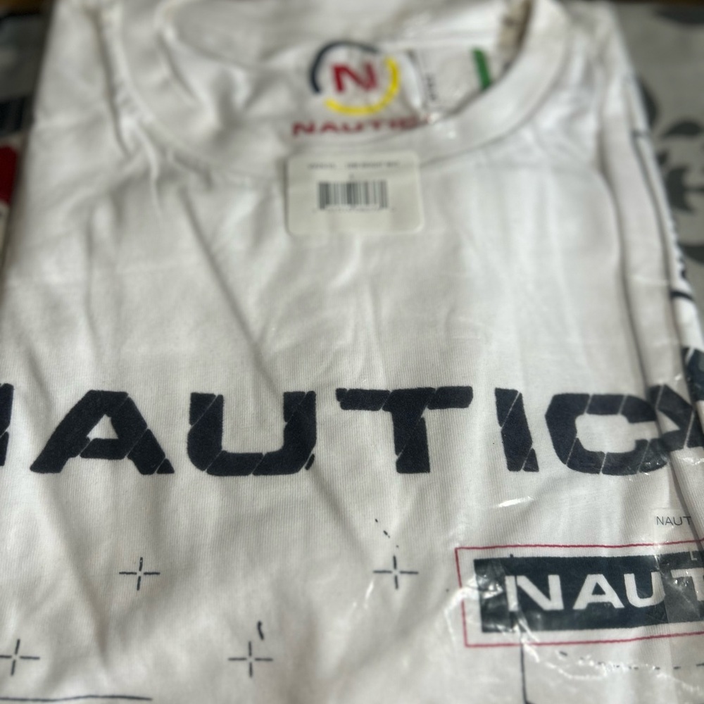 Nautica Men's White Graphic T-Shirt